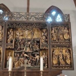 Gotischer Schnitz-Altar in der Darguner Kirche