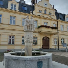 Rathaus mit Hansebrunnen