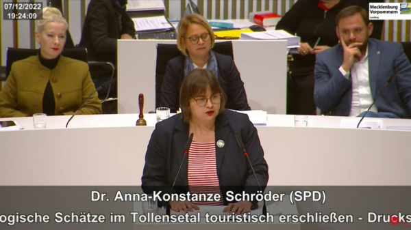 AK Schröder spricht zur Erschließung des Tollensetals